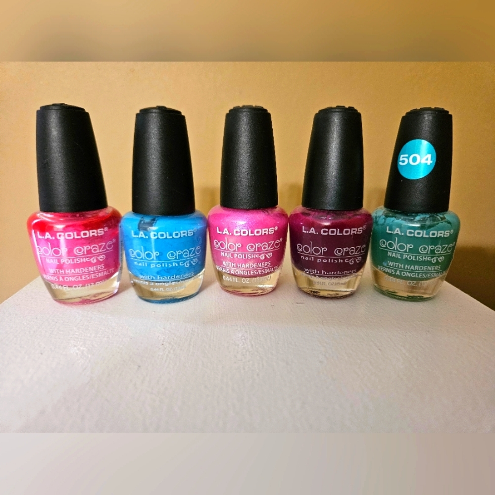 LA colors nail polish